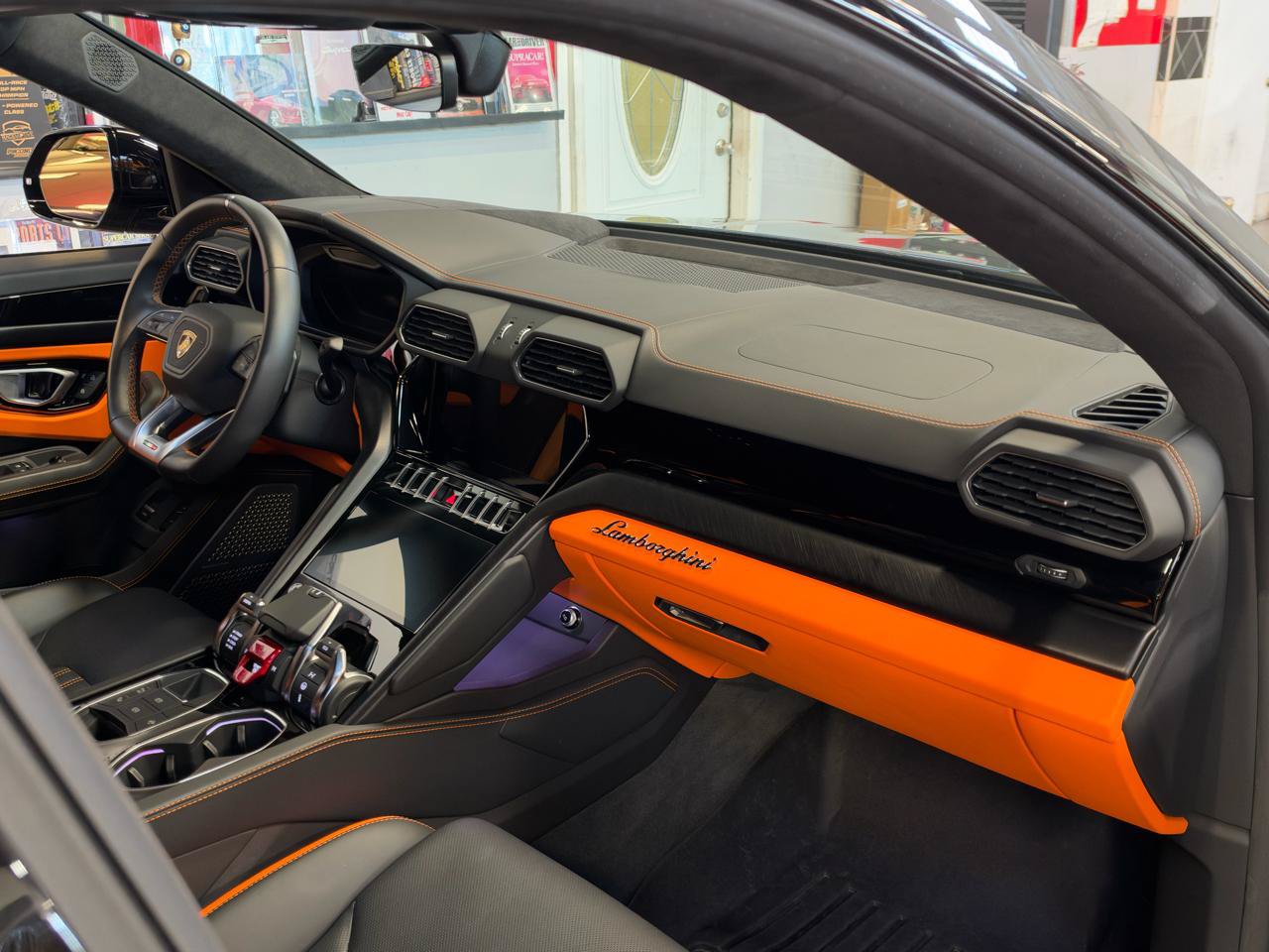 Used 2024 Lamborghini Urus S AWD/4WD image 18