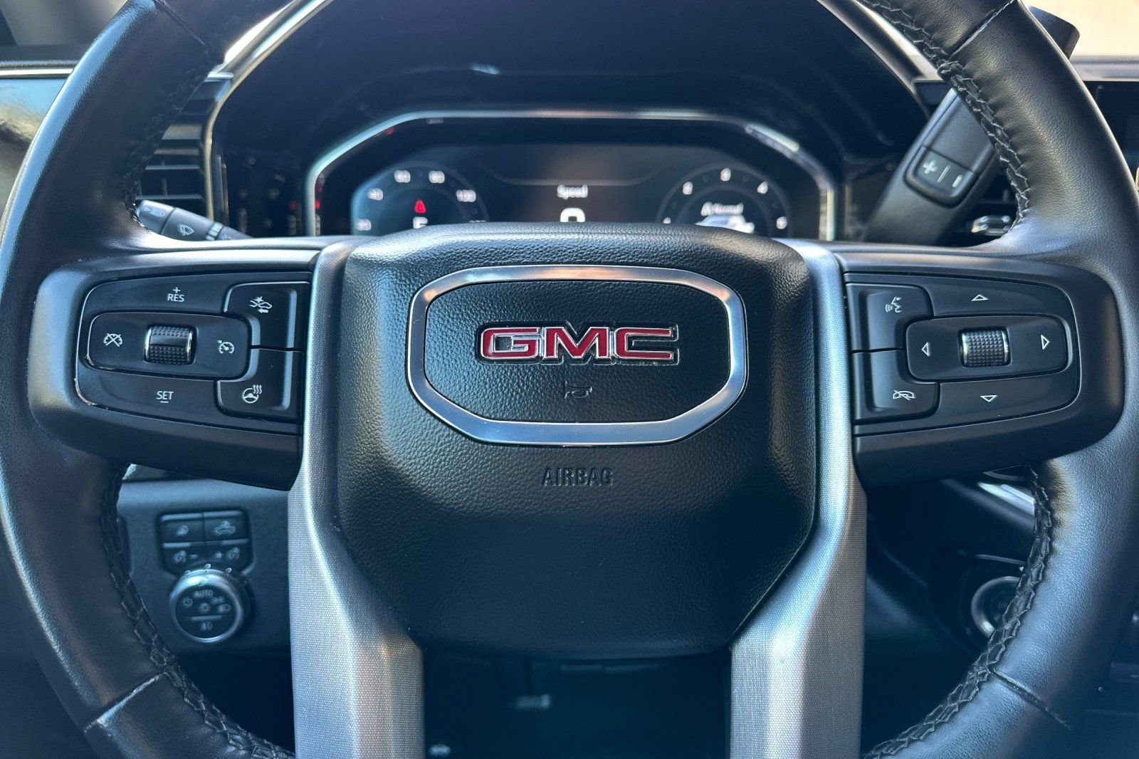 Certified 2025 GMC Sierra 1500 SLT image 29