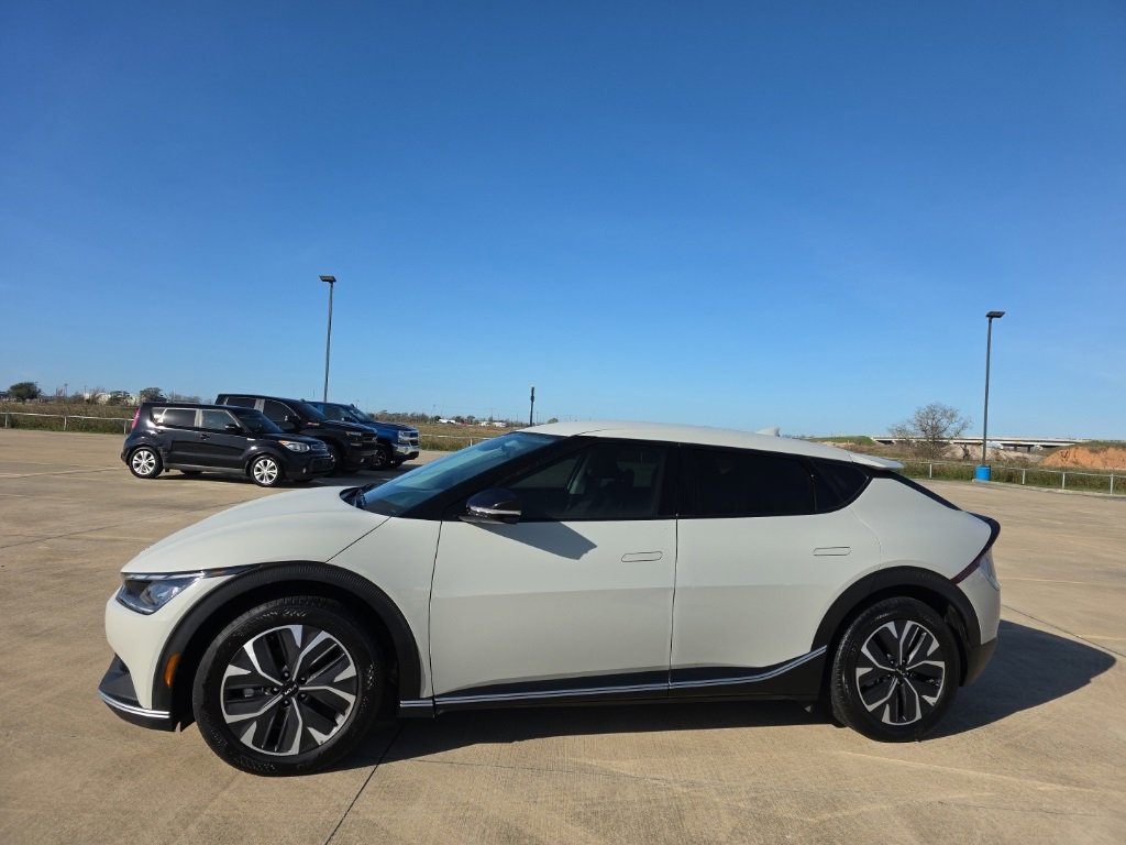 Used 2024 Kia EV6 Light image 4