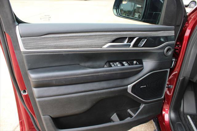 Certified 2024 Jeep Wagoneer Series II w/ Flexible Seating Group image 19