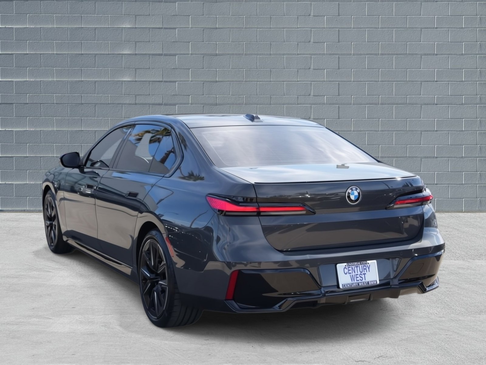 Certified 2023 BMW 740i 740i Sedan RWD w/ Parking Assistance Package image 3