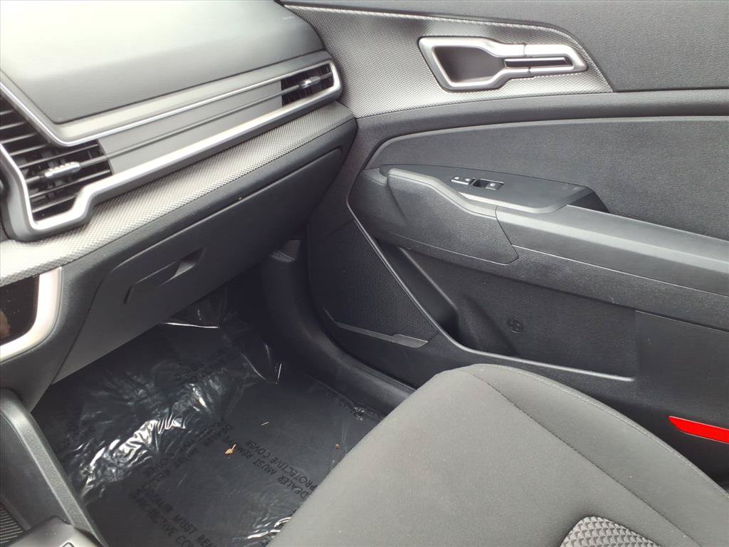 Used 2025 Kia Sportage LX AWD/4WD image 22