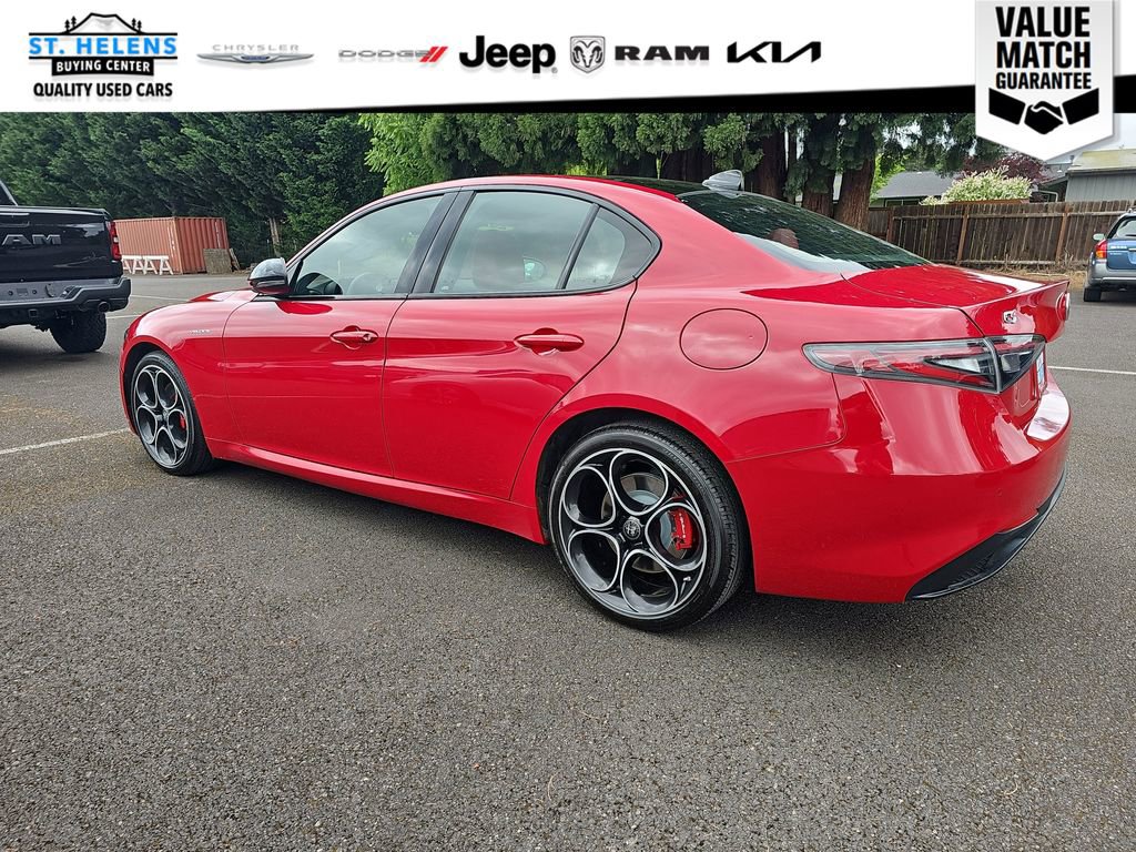 Used 2024 Alfa Romeo Giulia Veloce AWD/4WD image 4