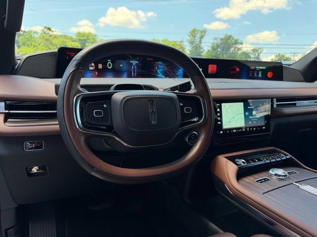 Used 2025 Lincoln Navigator Reserve AWD/4WD image 25