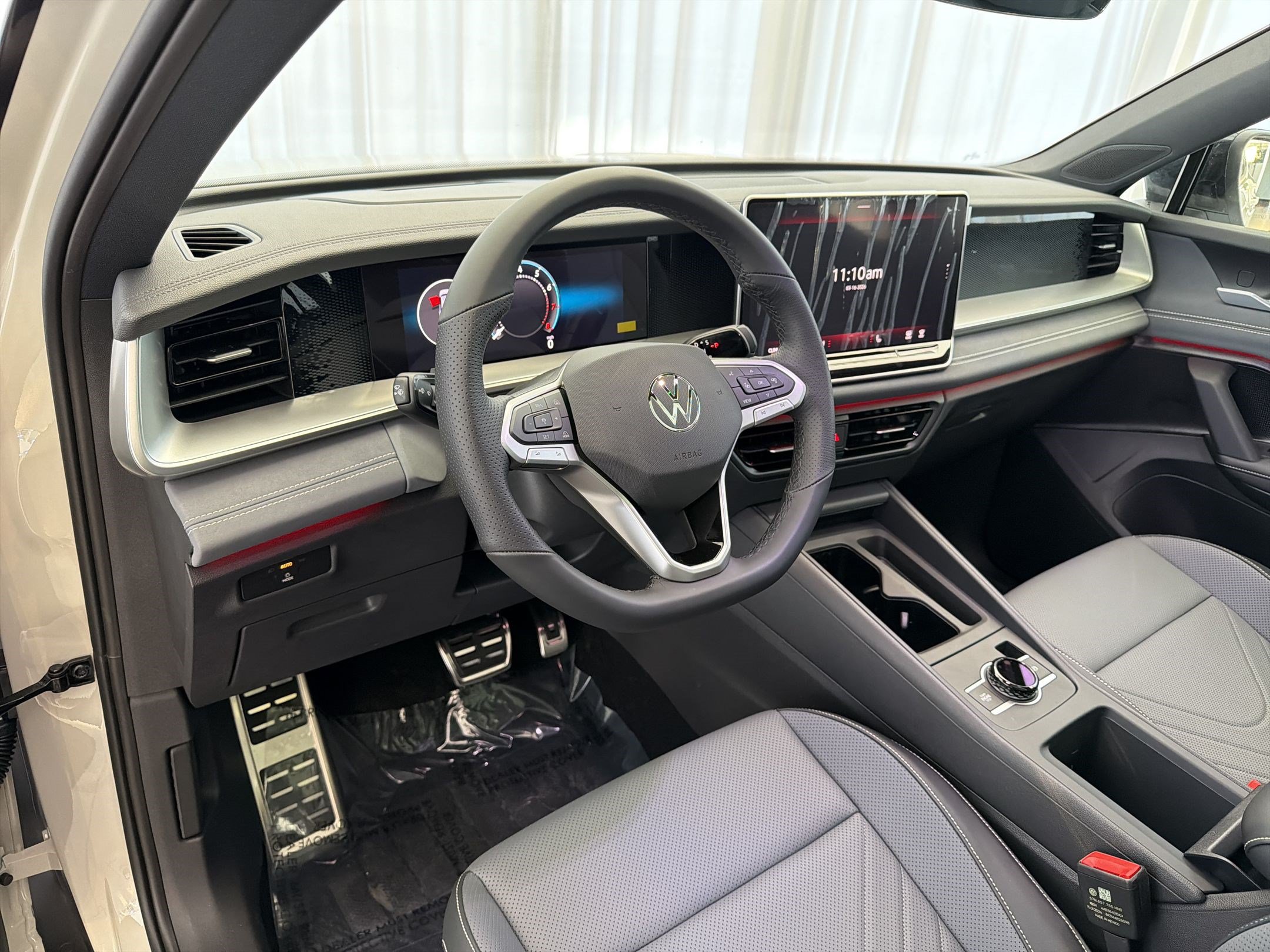 New 2026 Volkswagen Tiguan SE R-Line FWD image 4
