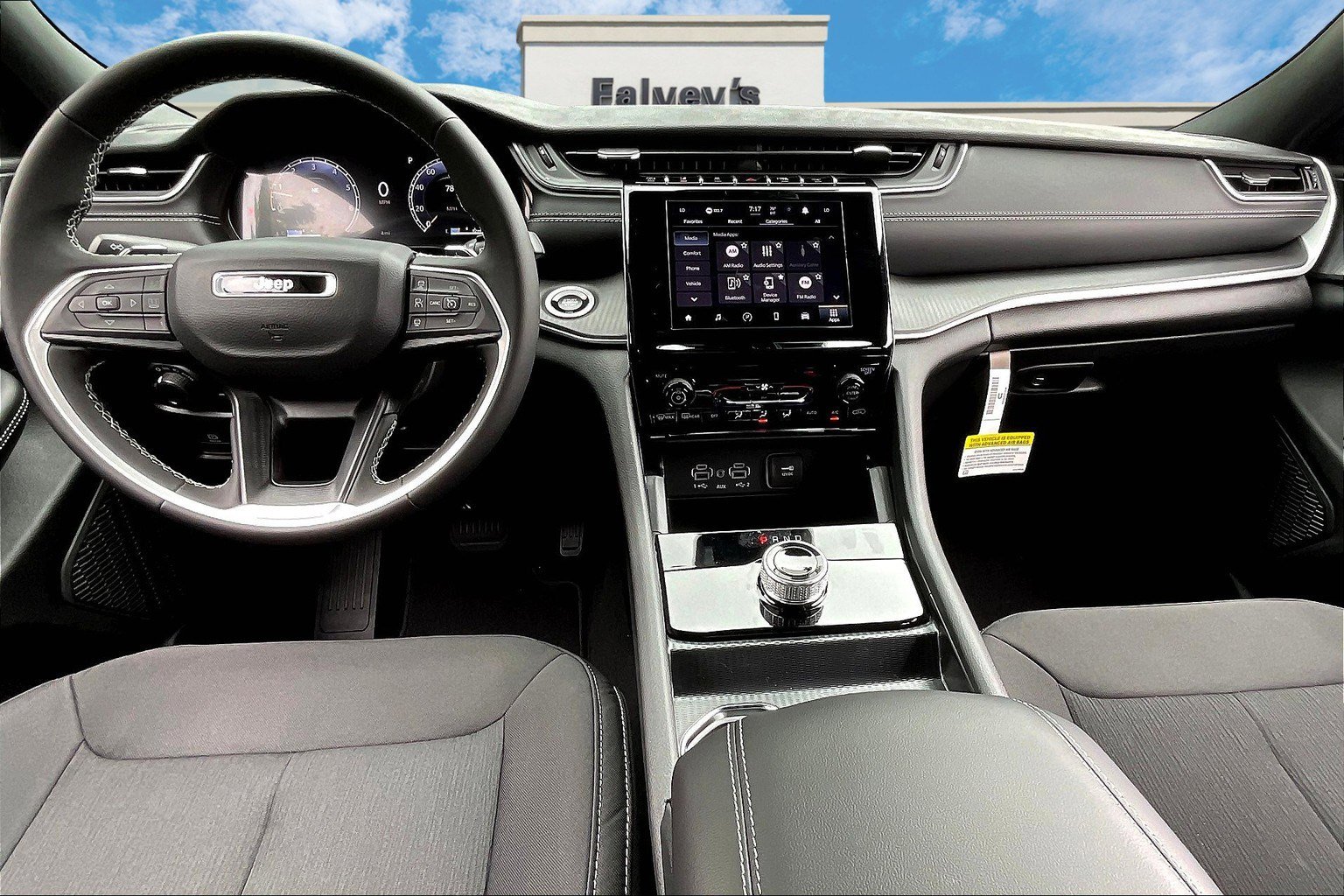 New 2025 Jeep Grand Cherokee Laredo X image 5