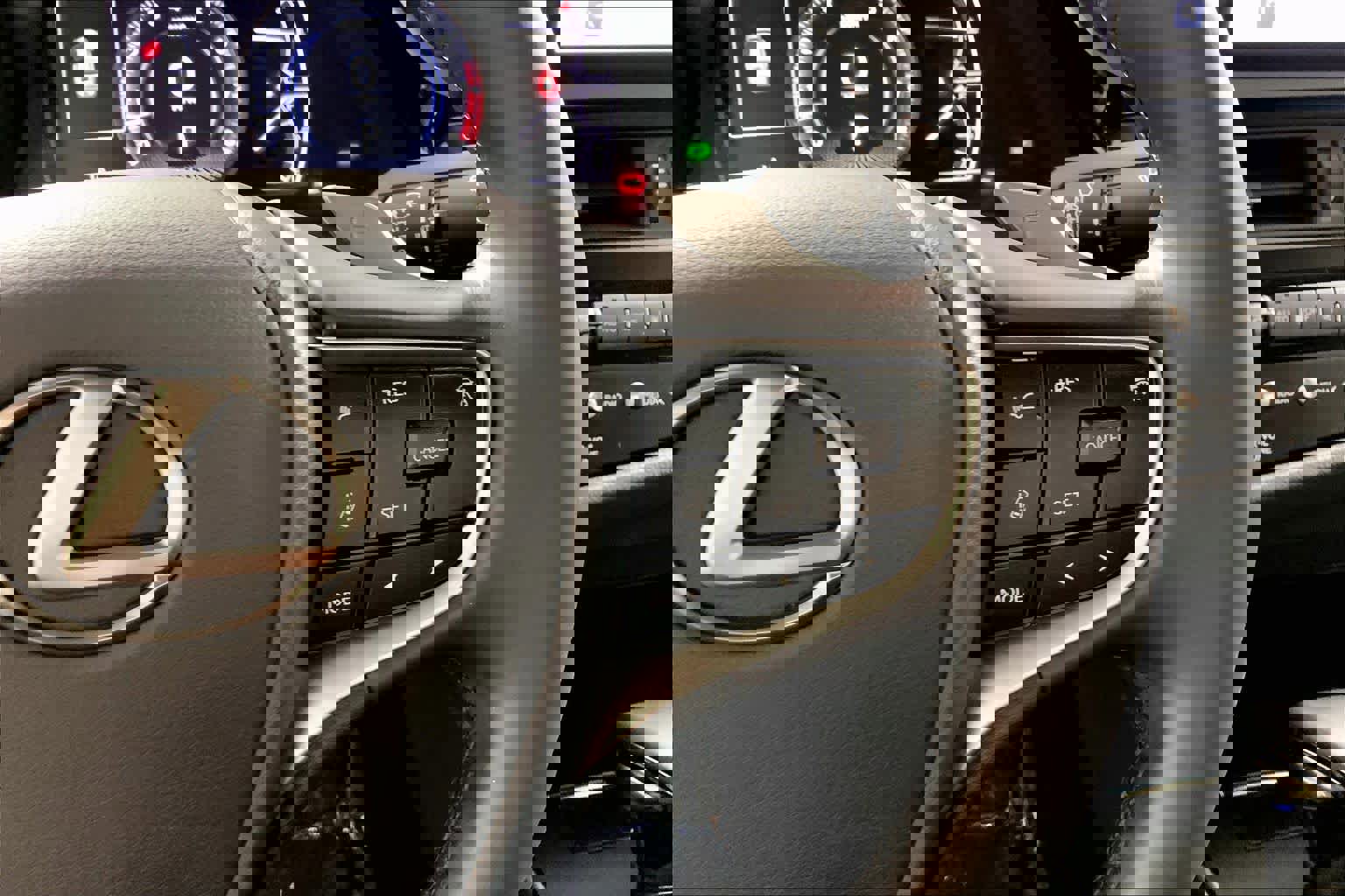 Certified 2024 Lexus ES 350 w/ Accessory Package (Z2) image 25