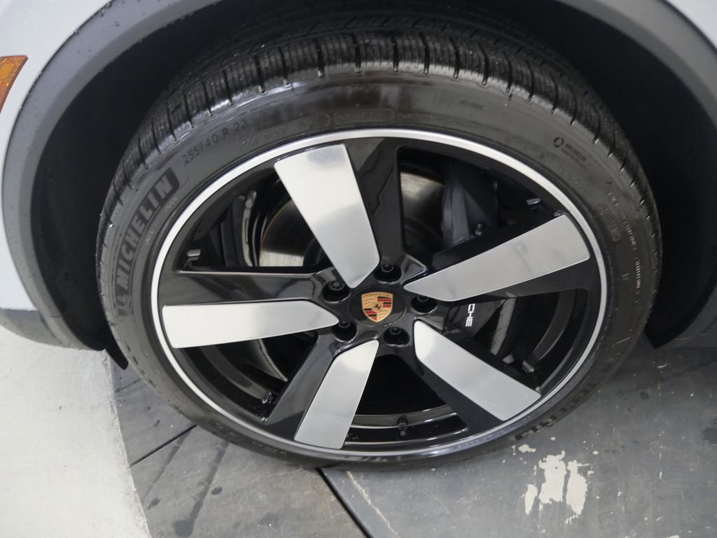 New 2026 Porsche Macan 4 Electric AWD/4WD image 13