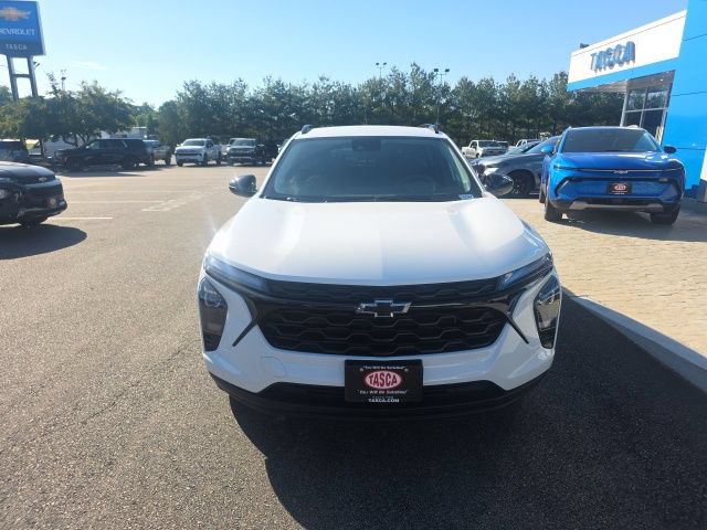 New 2026 Chevrolet Trax LT w/ Midnight Edition FWD image 8