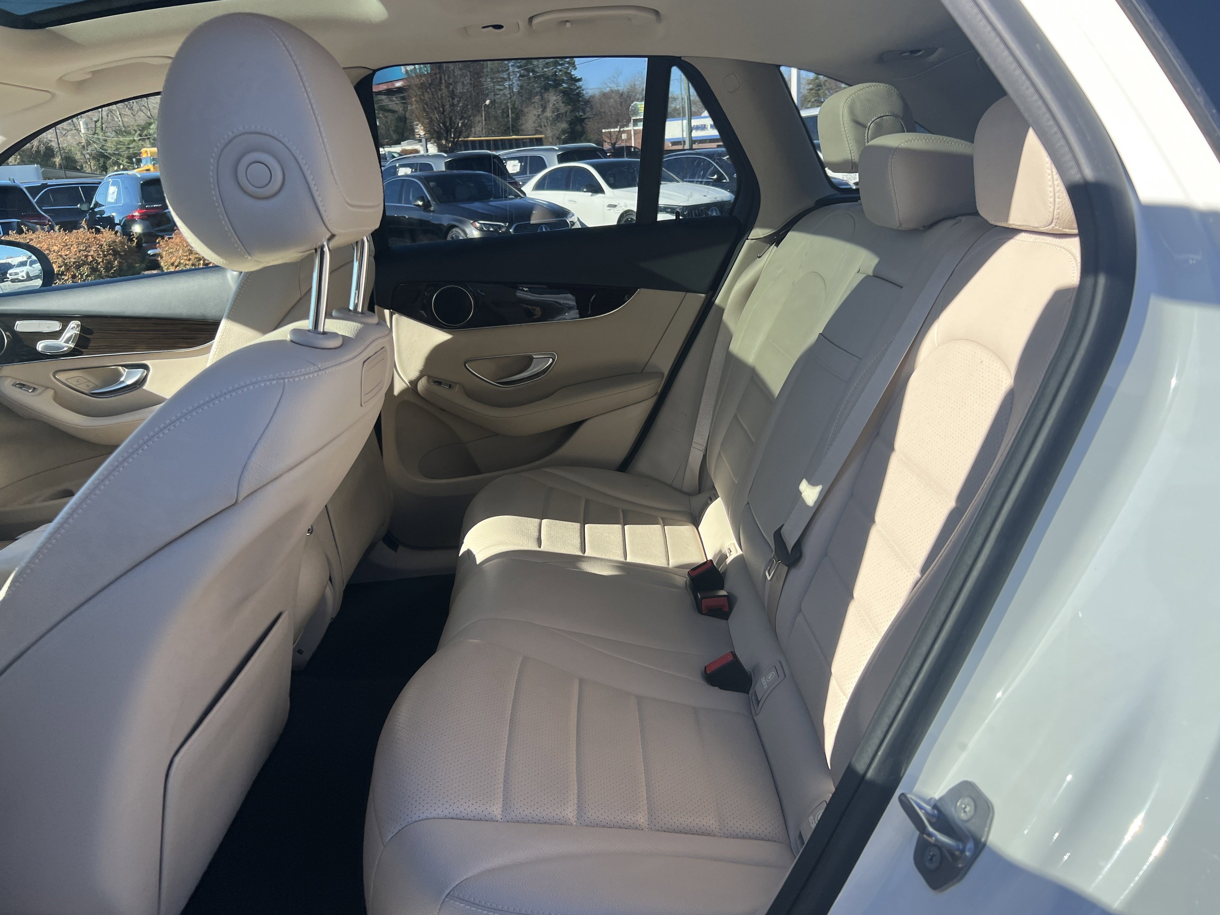 Certified 2019 Mercedes-Benz GLC 300 4MATIC w/ Premium Package image 33