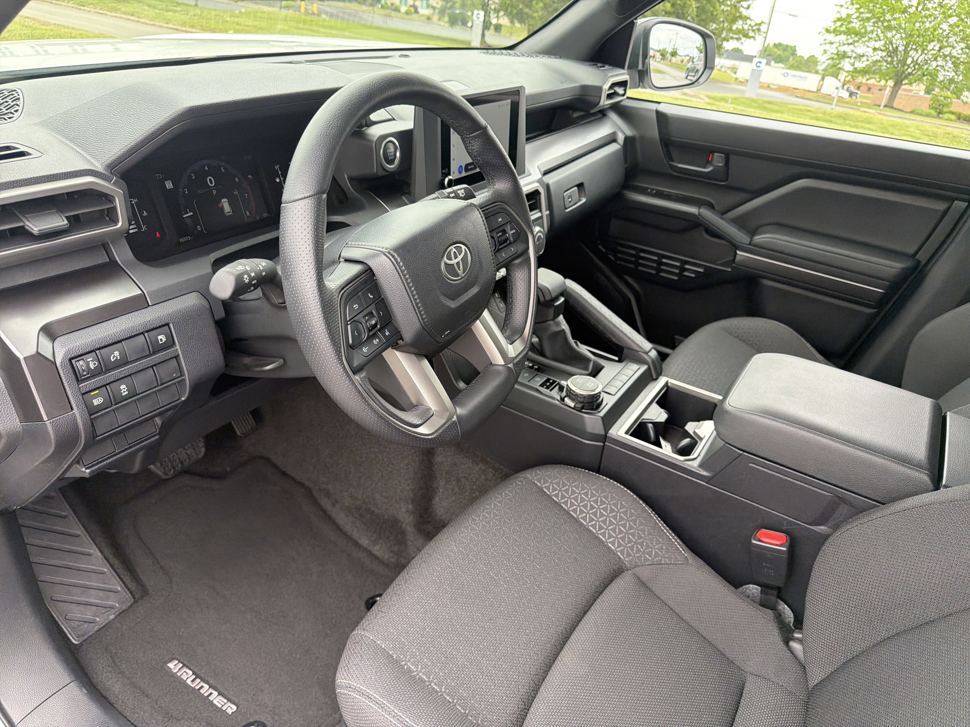 Certified 2025 Toyota 4Runner SR5 AWD/4WD image 15