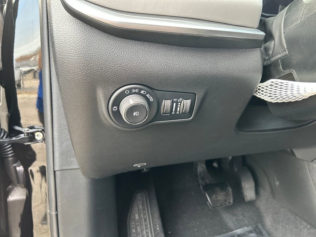 New 2026 Jeep Compass Limited w/ Sun, Sound & Navigation Group image 14