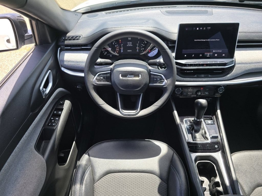Used 2024 Jeep Compass Latitude AWD/4WD image 23