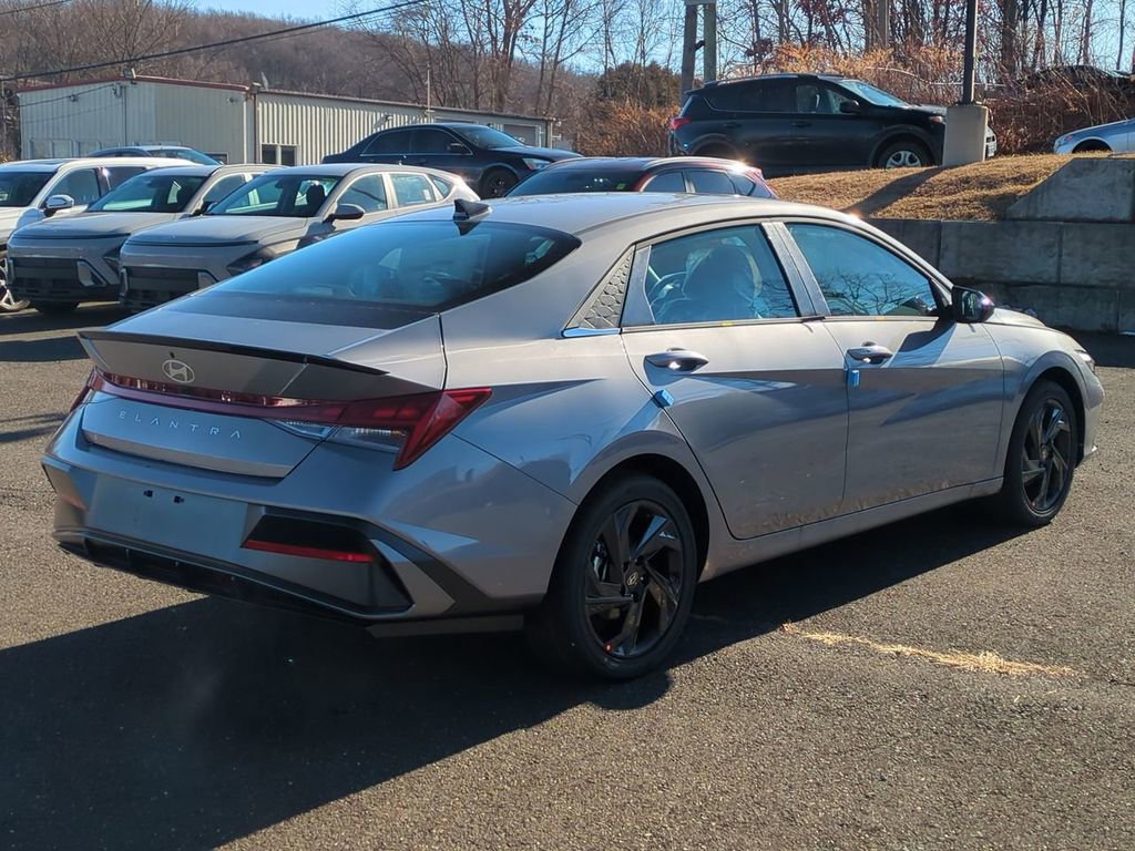 Certified 2026 Hyundai Elantra SEL Sport Premium FWD image 3