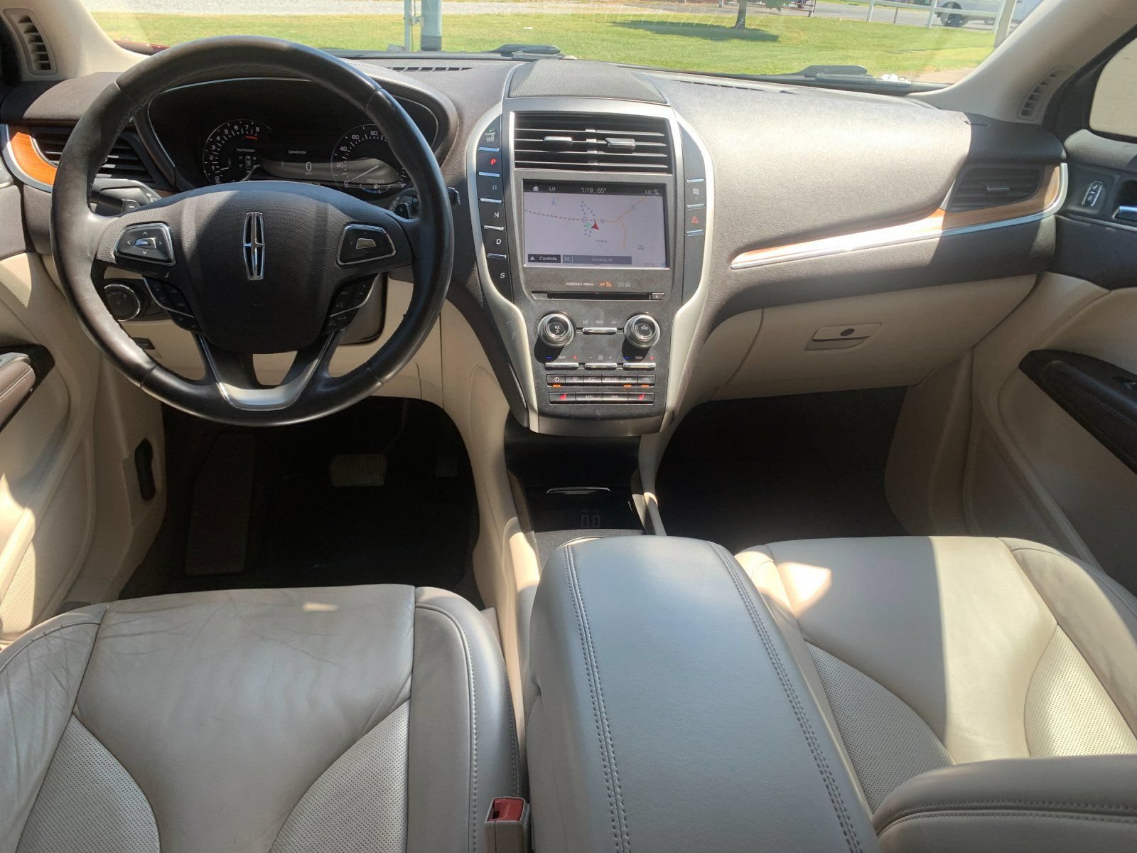 Used 2018 Lincoln MKC Select w/ Select Plus Package AWD/4WD image 17