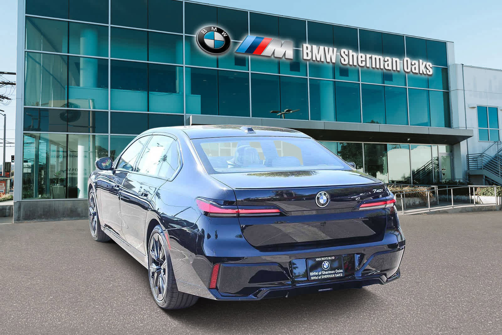 New 2026 BMW 740i w/ Executive Package image 6