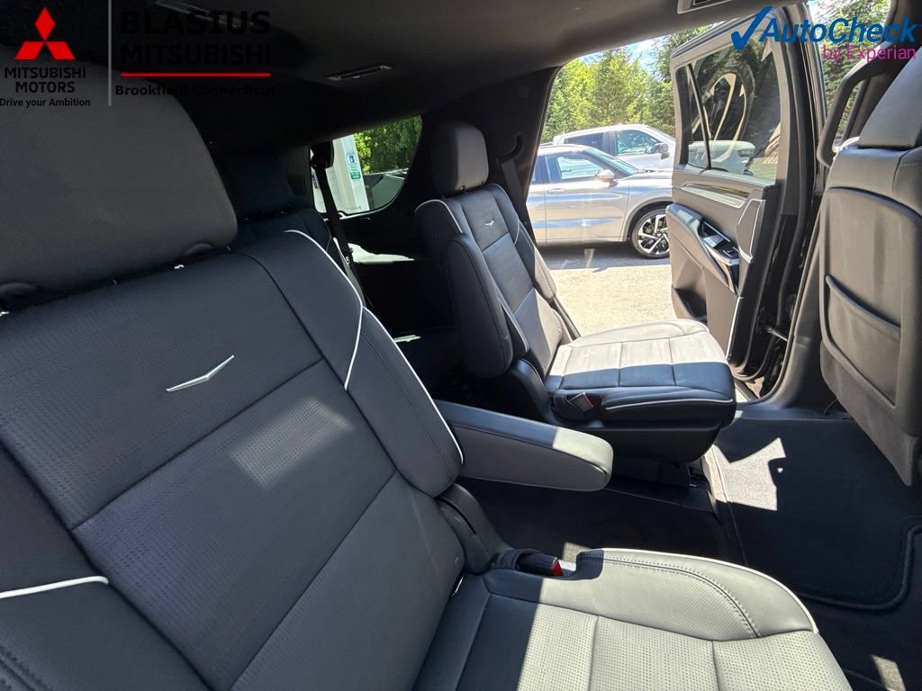 Used 2026 Cadillac Escalade Luxury AWD/4WD image 58
