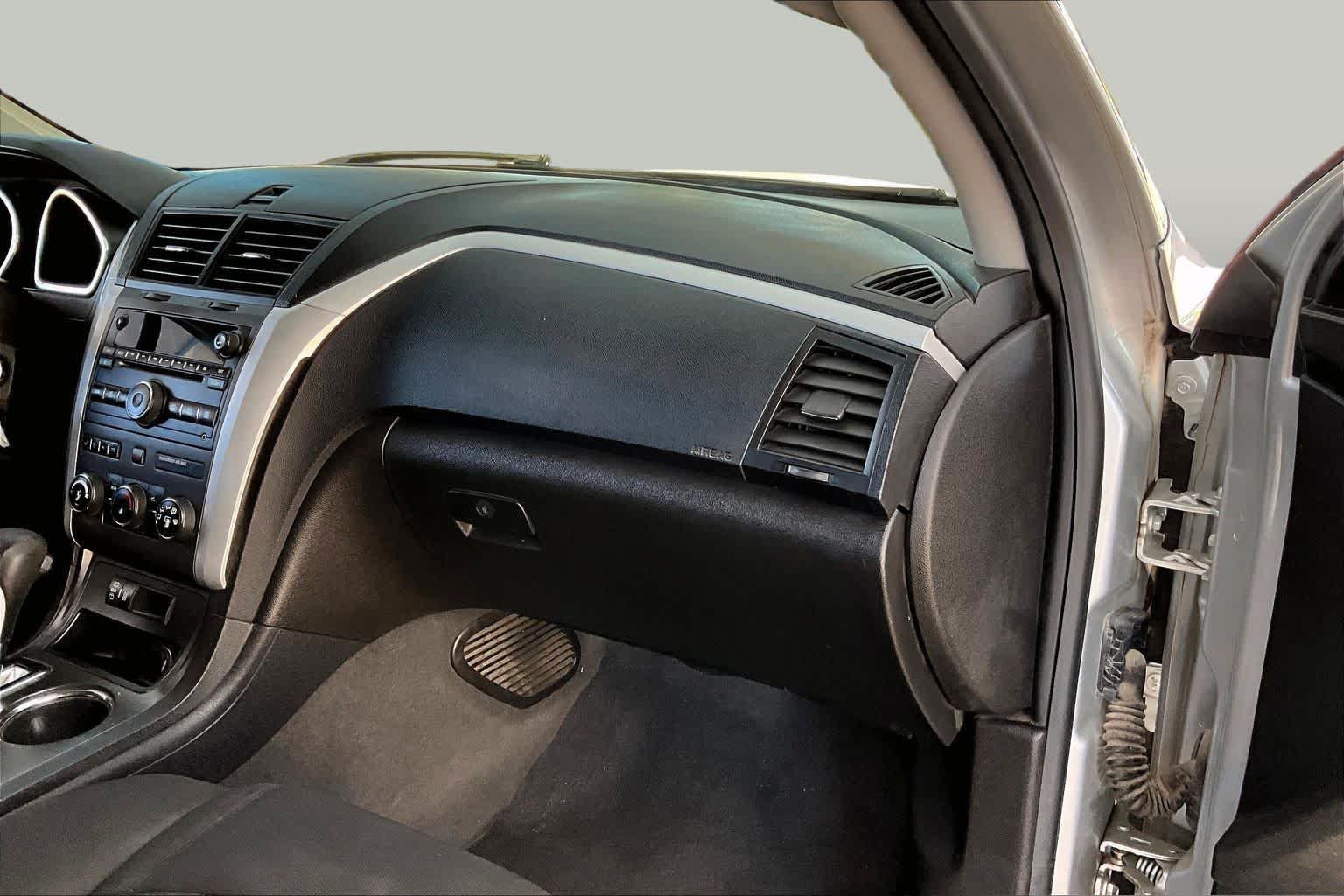 Used 2012 Chevrolet Traverse LT FWD image 17