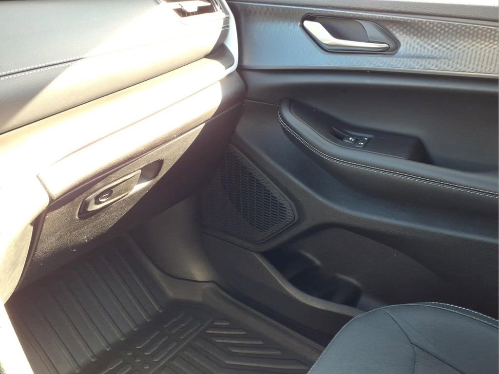 Used 2023 Jeep Grand Cherokee Laredo image 23