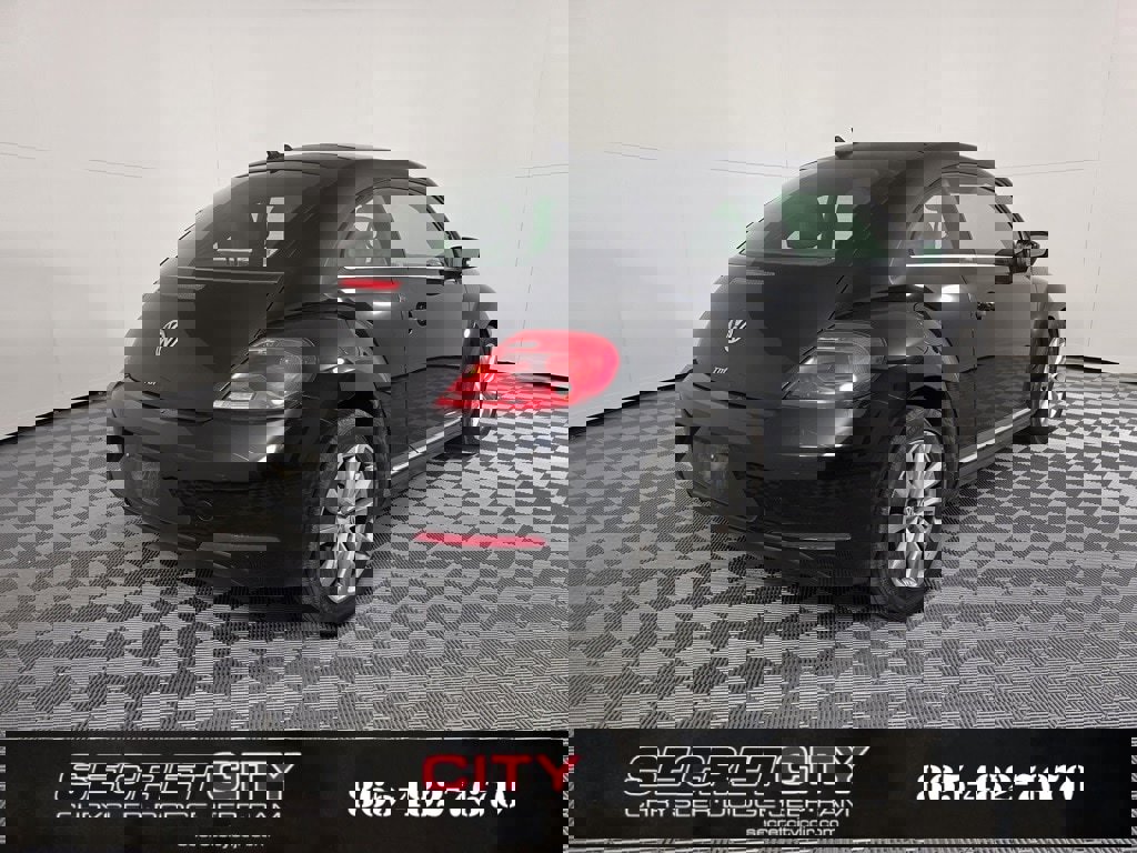 Used 2014 Volkswagen Beetle TDI image 5