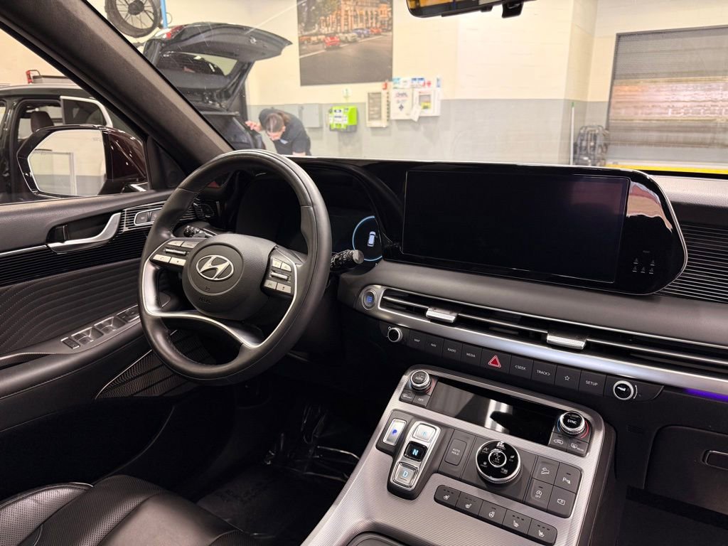Used 2023 Hyundai Palisade Calligraphy image 31