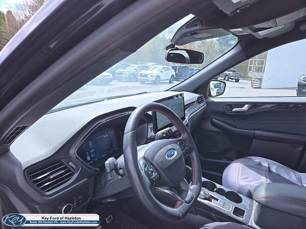 Used 2023 Ford Escape ST-Line w/ Tech Pack #1 AWD/4WD image 39