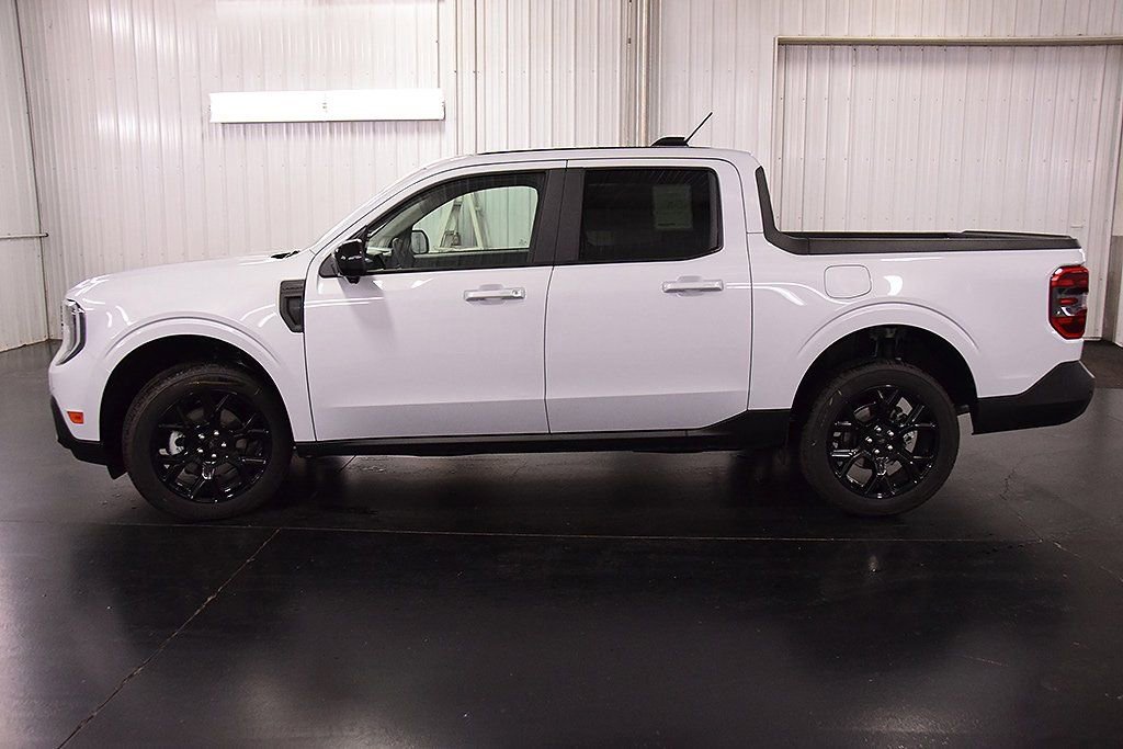 New 2025 Ford Maverick Lariat w/ Black Appearance Package image 4