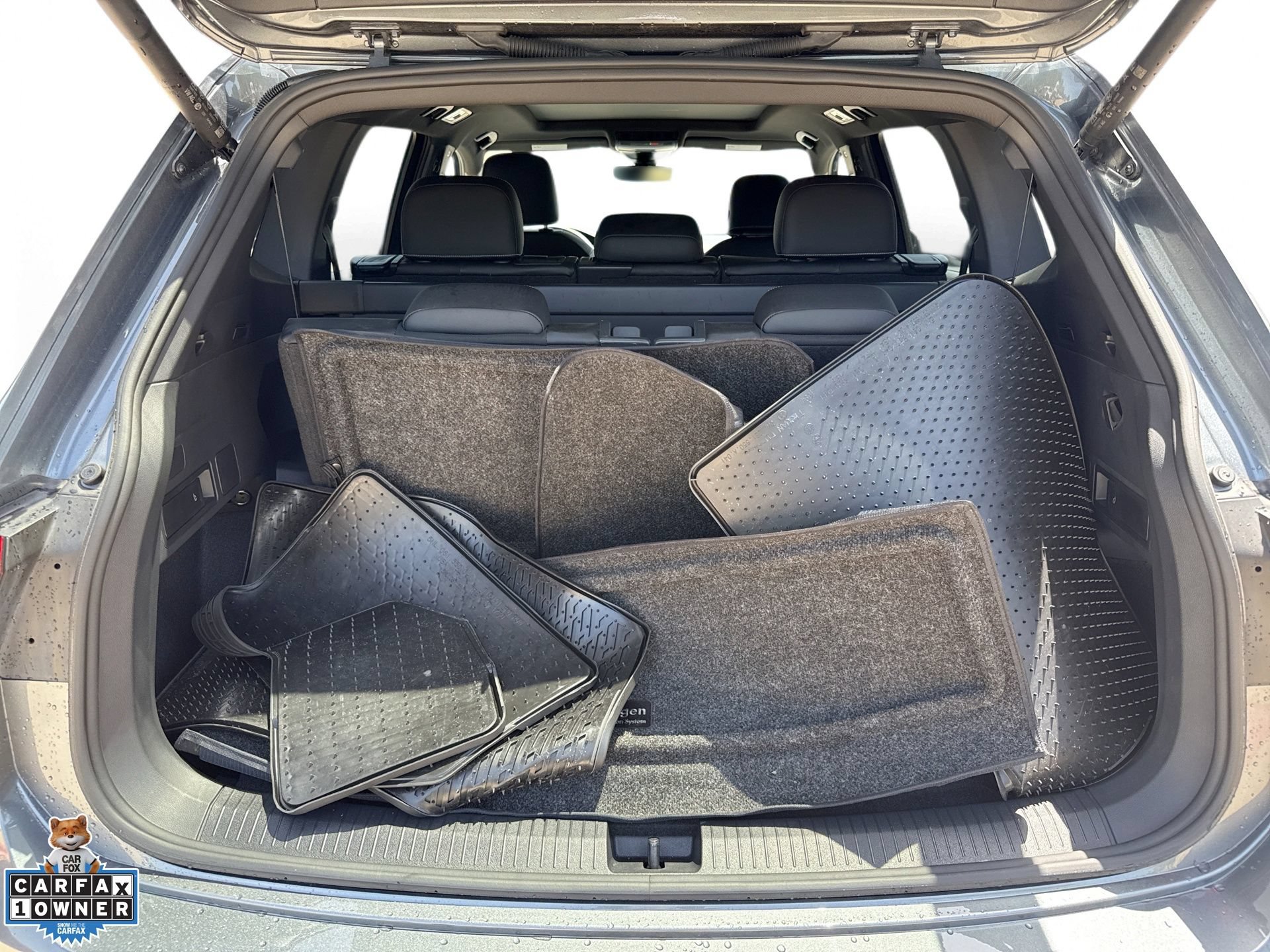 Certified 2024 Volkswagen Tiguan SE R-Line FWD image 21