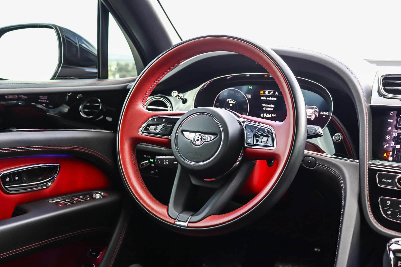 Used 2021 Bentley Bentayga AWD/4WD image 23
