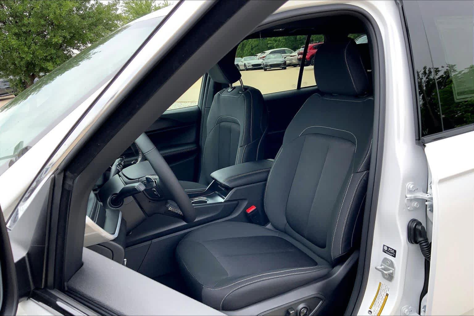 New 2026 Jeep Grand Cherokee Laredo X AWD/4WD image 9