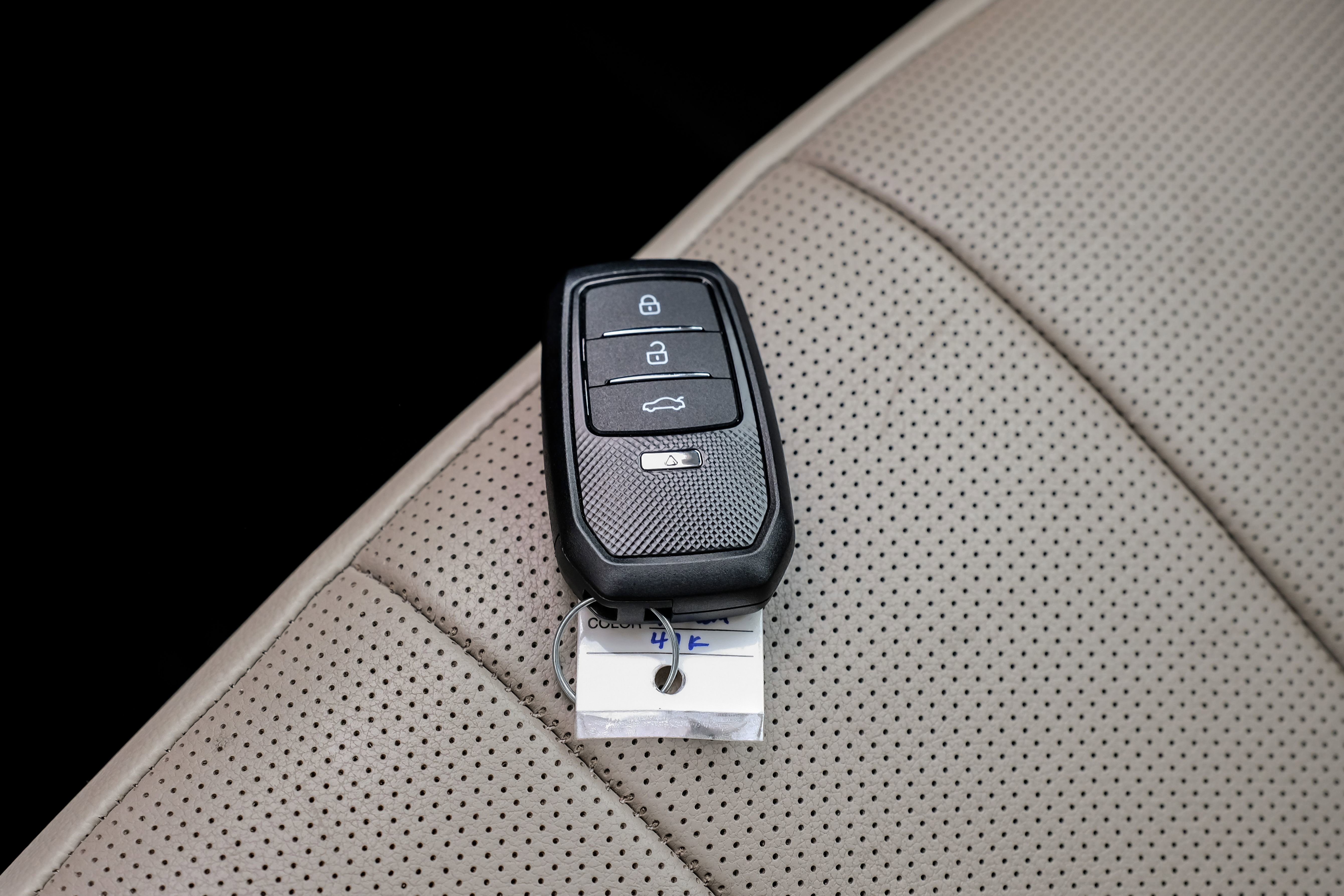 Used 2017 Land Rover Discovery HSE AWD/4WD image 55