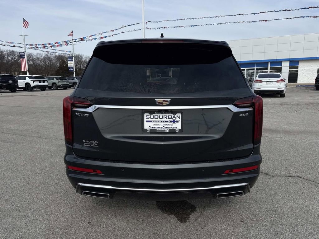 Used 2023 Cadillac XT6 Premium Luxury FWD image 4