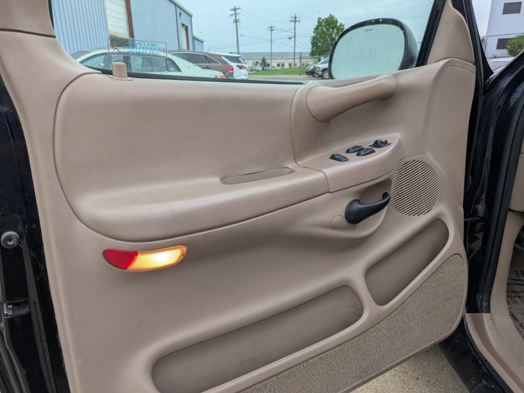 Used 1998 Ford F150 XLT RWD image 11