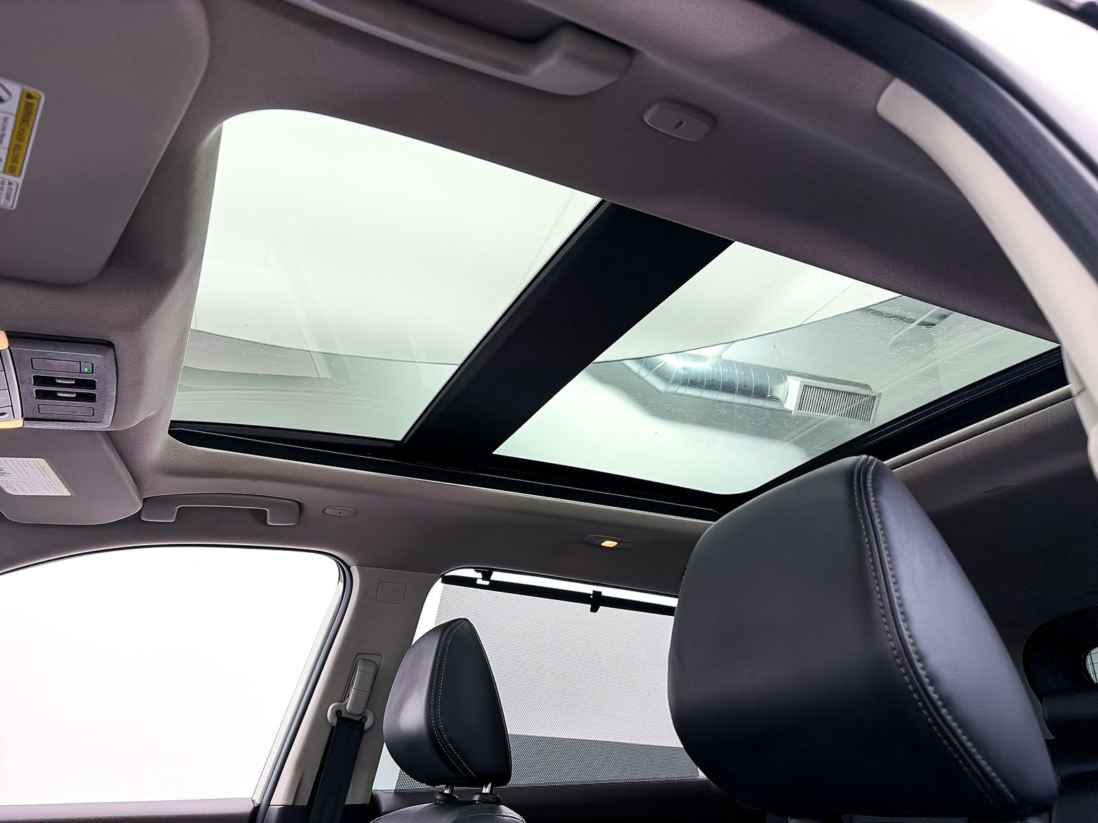 Used 2022 Nissan Rogue Platinum w/ Head-Up Display Package image 3