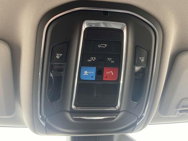 Used 2023 Jeep Grand Cherokee Limited image 24