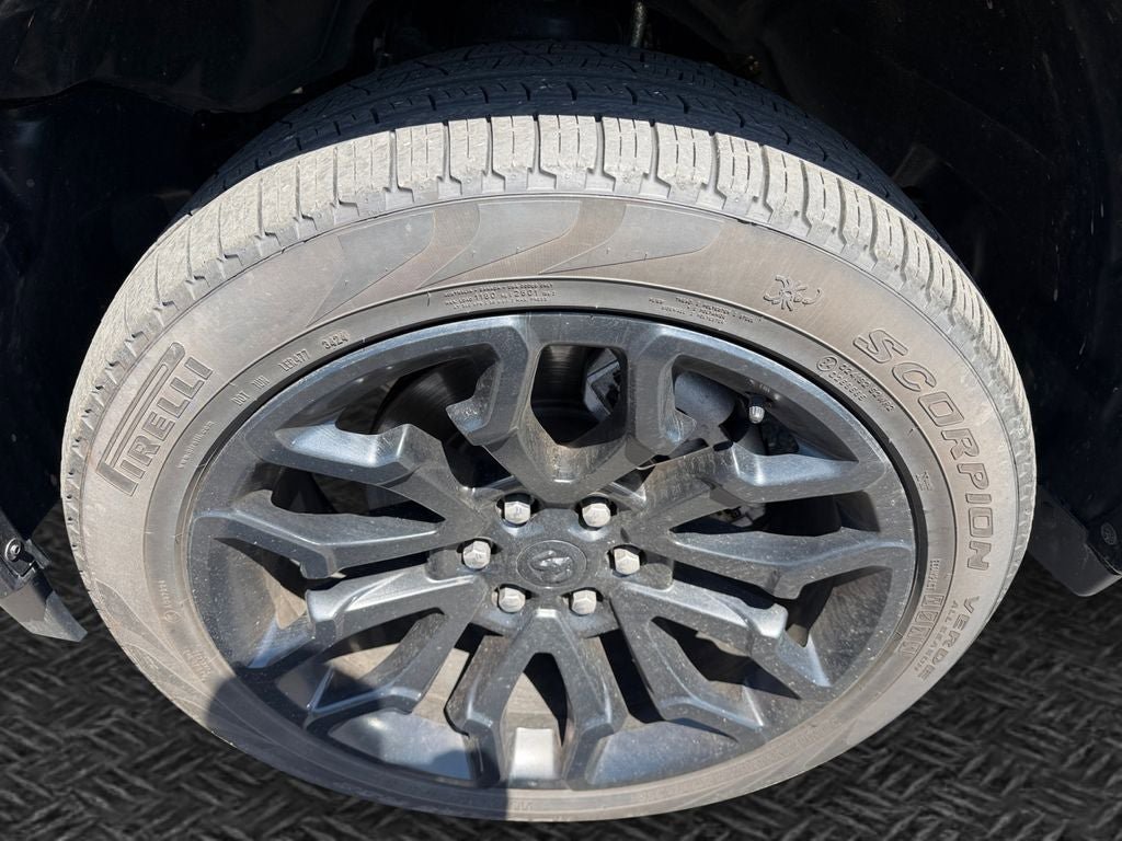 Used 2025 RAM 1500 Limited AWD/4WD image 11