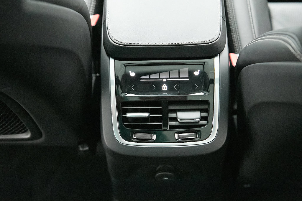 Certified 2023 Volvo XC90 T8 Ultimate w/ Protection Package AWD/4WD image 28