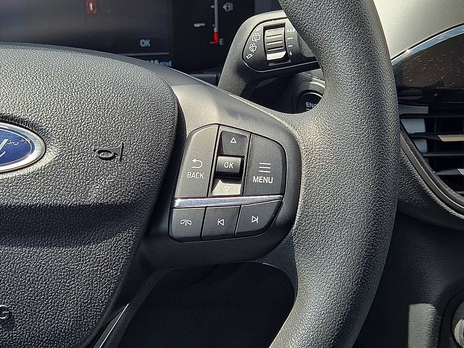 Used 2025 Ford Escape Active AWD/4WD image 19
