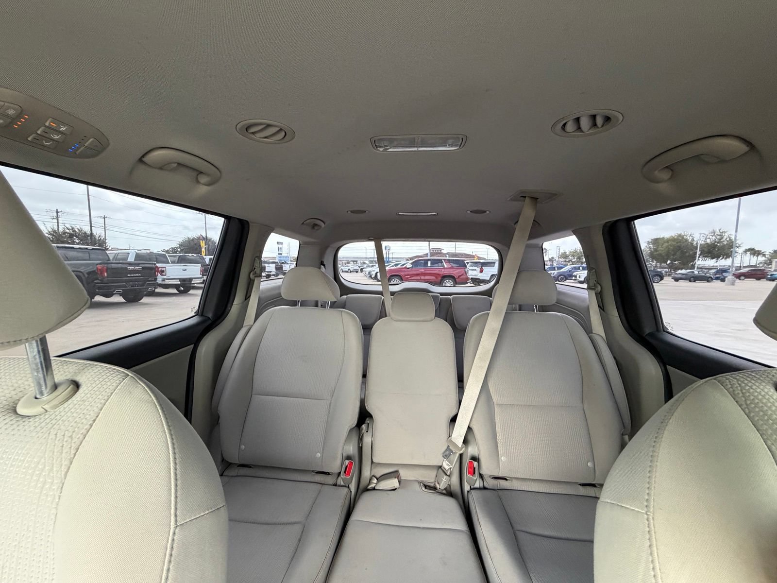 Used 2021 Kia Sedona LX FWD image 31