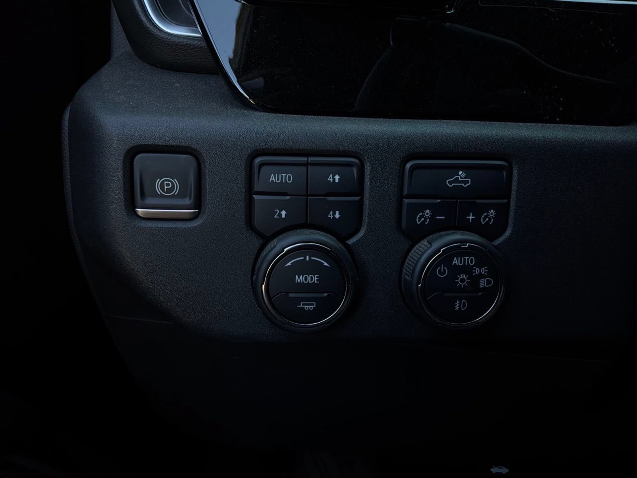 Used 2023 Chevrolet Silverado 1500 LT Trail Boss w/ Protection Package AWD/4WD image 29