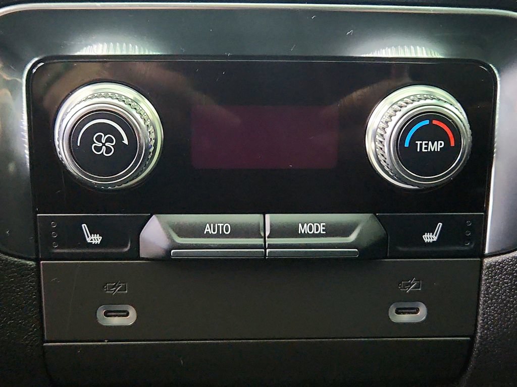 Used 2022 GMC Yukon XL AT4 w/ Technology Package AWD/4WD image 28
