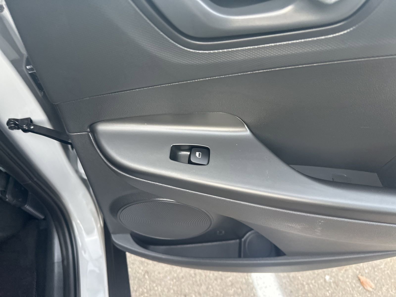 Used 2023 Hyundai Kona SEL image 32