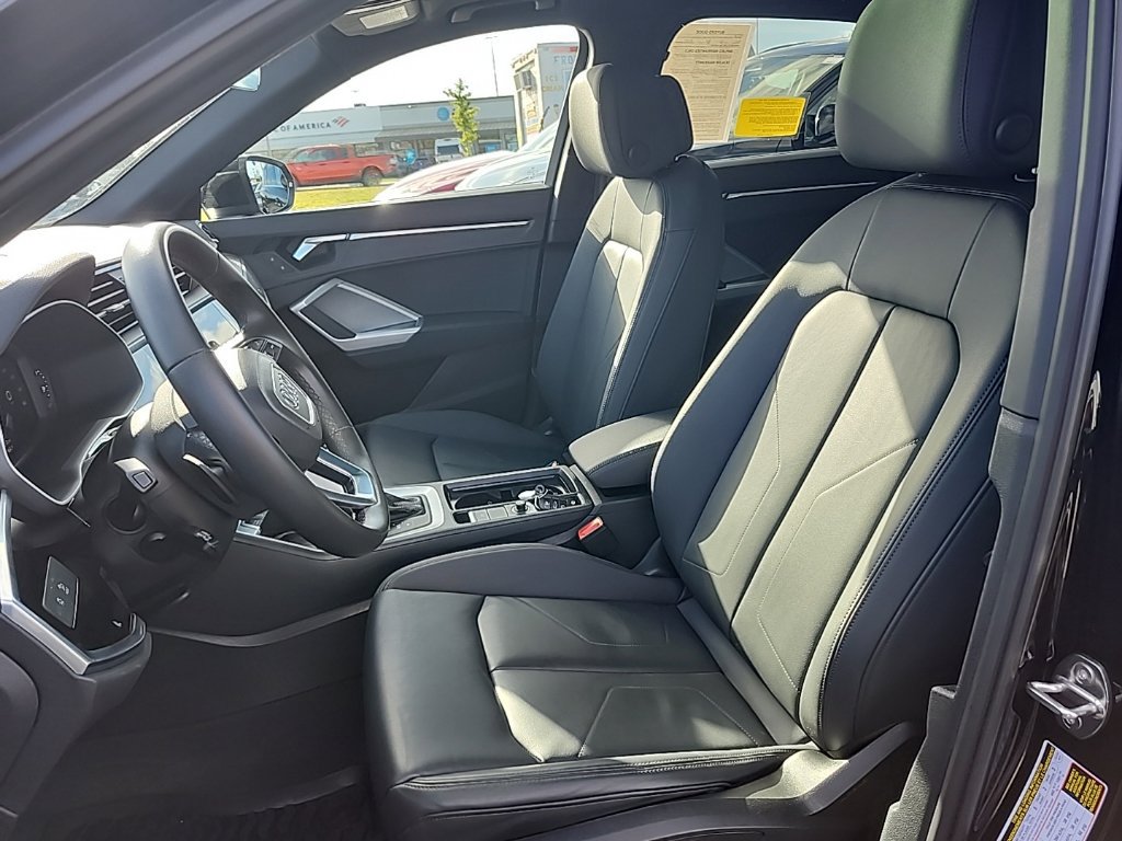Used 2025 Audi Q3 2.0T Premium AWD/4WD image 7
