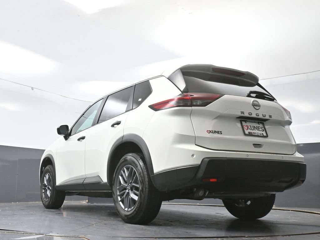 Used 2024 Nissan Rogue S FWD image 53