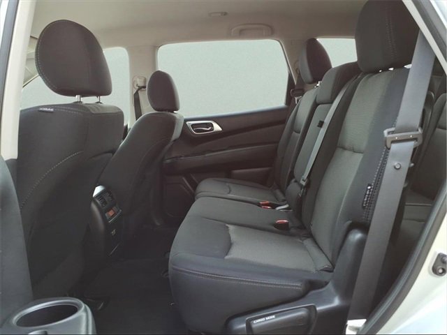 Used 2020 Nissan Pathfinder S image 24