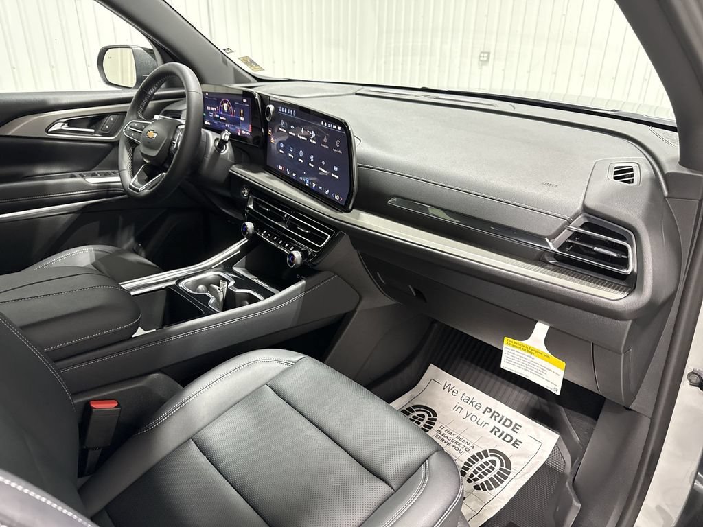 New 2027 Chevrolet Traverse LT w/ Driver Confidence Package FWD image 30
