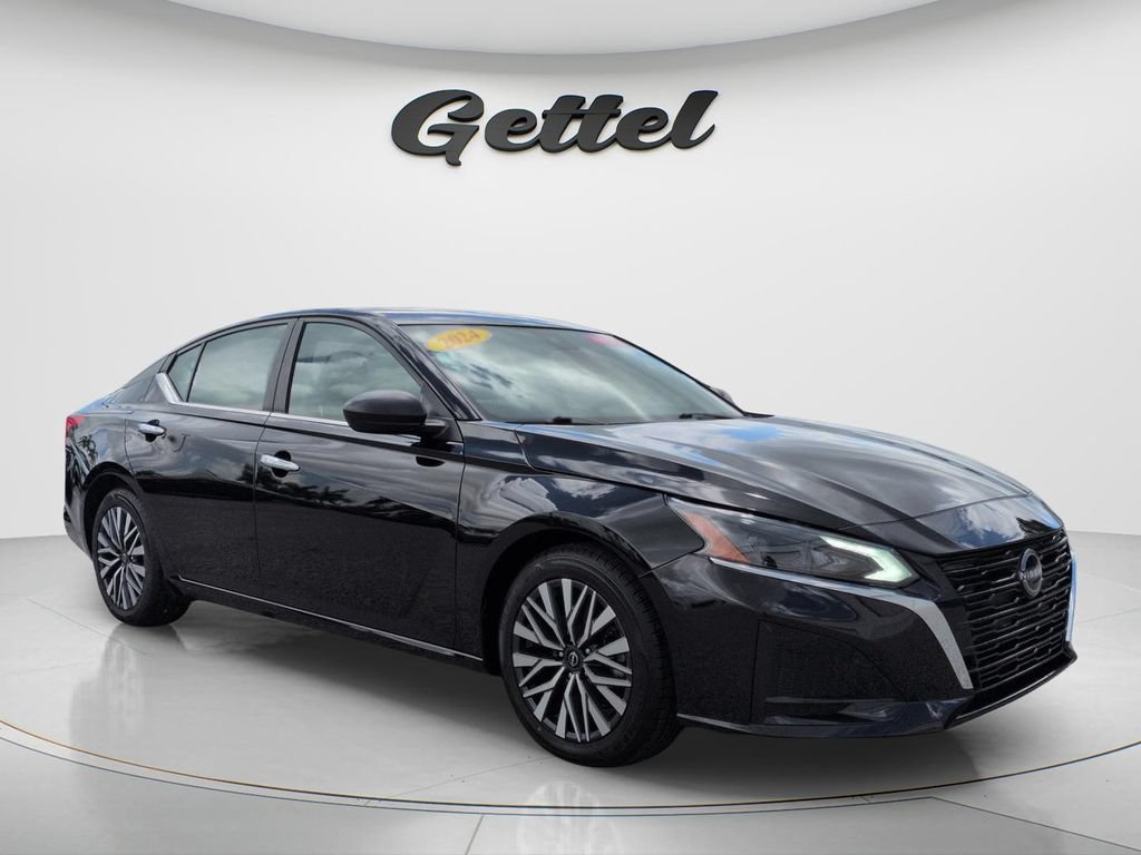 Certified 2024 Nissan Altima 2.5 SV FWD image 3