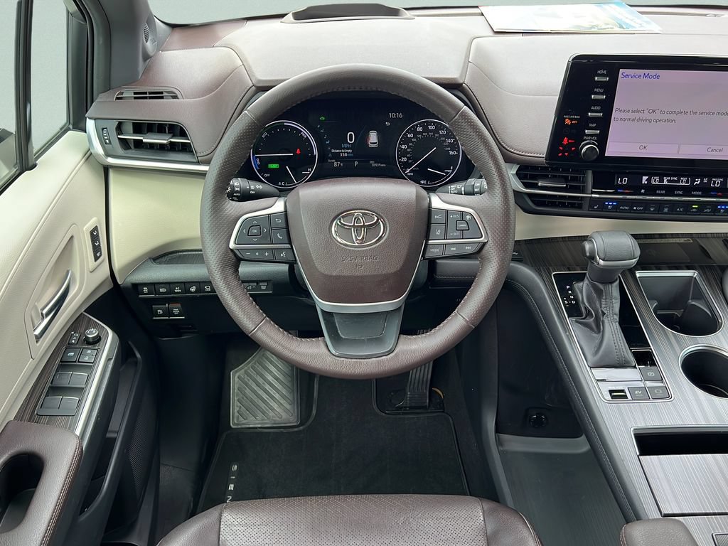 Used 2021 Toyota Sienna Platinum AWD/4WD image 12