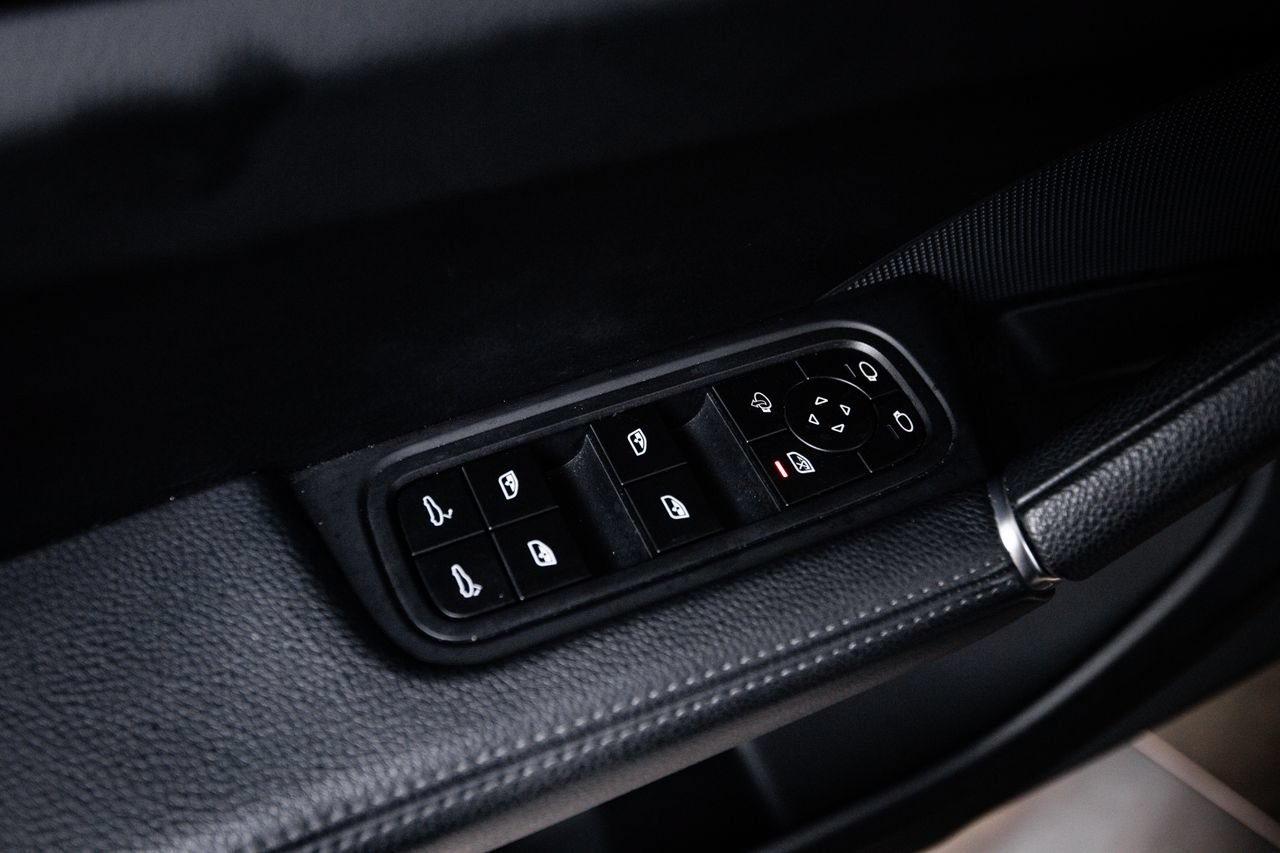 Certified 2023 Porsche Cayenne AWD/4WD image 22