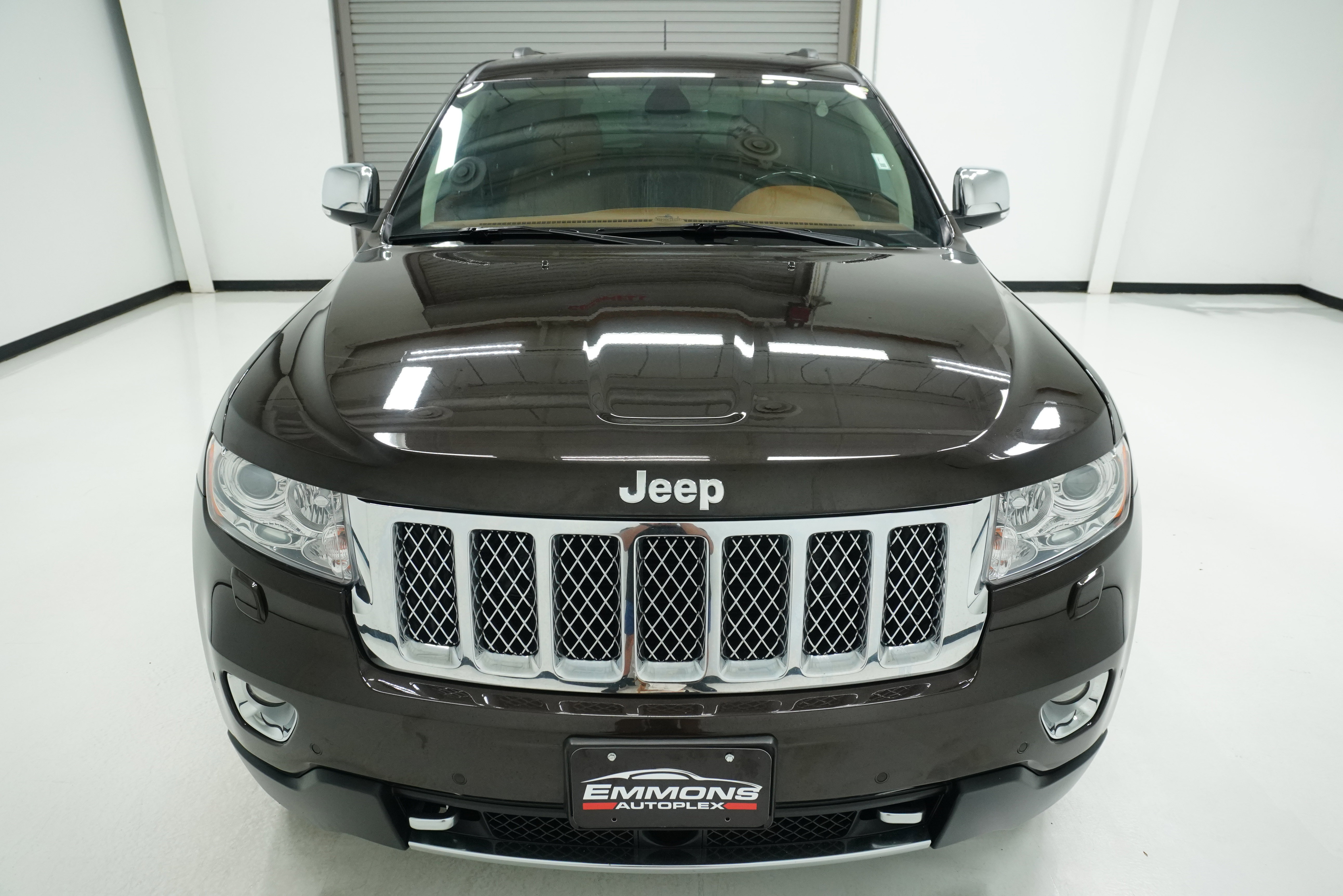 Used 2013 Jeep Grand Cherokee Overland Summit image 2